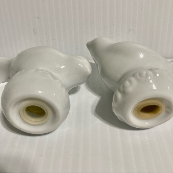 Bird Salt & Pepper Shakers White Pedestal Ceramic 3” x 3.25” - Picture 15 of 16